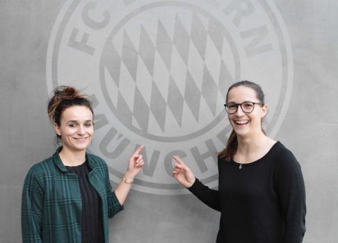 Lina Magull (l.) und Laura Benkarth wechseln zum FC Bayern München. © FCB