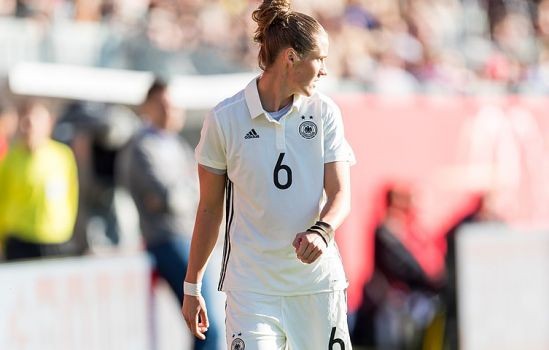 Unter anderem Kirsten Demann (hier beim Spiel gegen Island) wird gegen Österreich auf dem Platz stehen. © Sven Mandel / CC-BY-SA-4.0