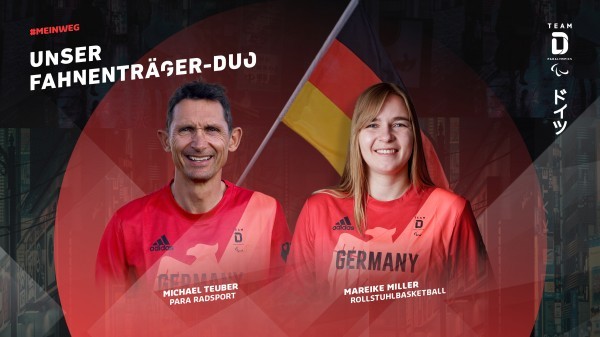 Para Radsportler Michael Teuber und Rollstuhlbasketballerin Mareike Miller tragen die deutsche Fahne. © DBS