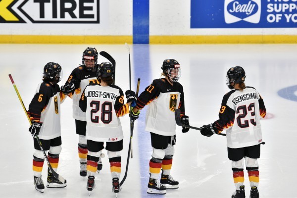 Die deutschen Eishockey-Spielerinnen stehen im Viertelfinale. © DEB