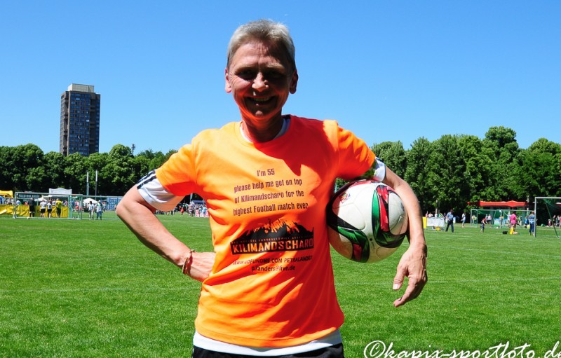 Petra Landers lebt noch heute für den Fußball. © Marion Kehren / Kapix Sportfoto